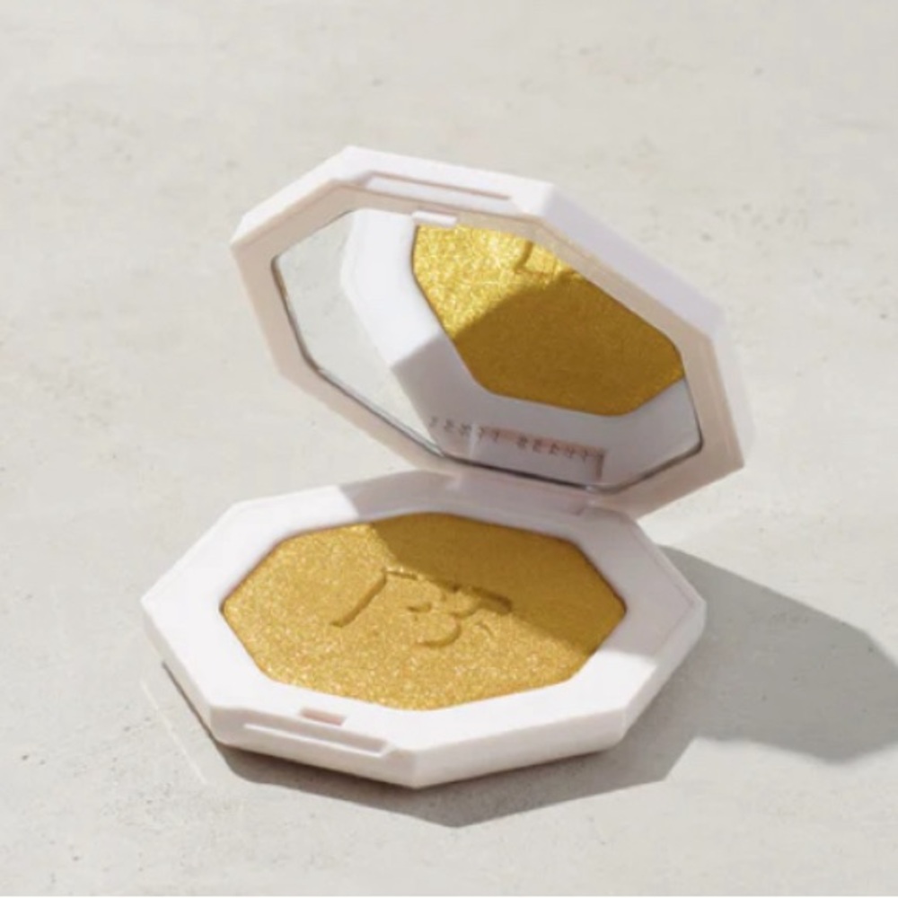 Fenty Beauty | New Killawatt Freestyle Highlighter in “Trophy Wife”